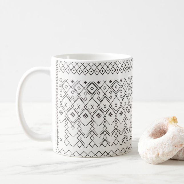 Mug Monochrome Kilim : Art Tribal Marocain de Texture (Avec donut)