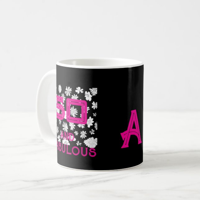 Mug Monogramme 50 et fabuleux floral noir blanc rose (Devant gauche)
