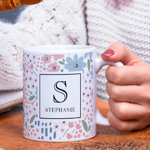 Mug Monogramme à motif de fleurs fantaisistes rose et