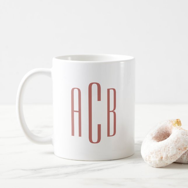 Mug Monogramme à trois lettres en terracotta douce mod (Avec donut)