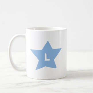 Mug Monogramme à une lettre sur une étoile gribouillée