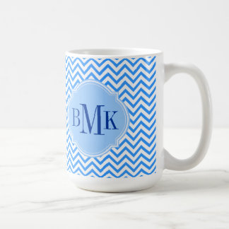Mug Monogramme bleu de motif de zigzag de Chevron