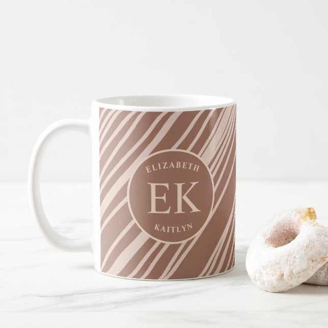 Mug Monogramme Brown Abstrait (Avec donut)