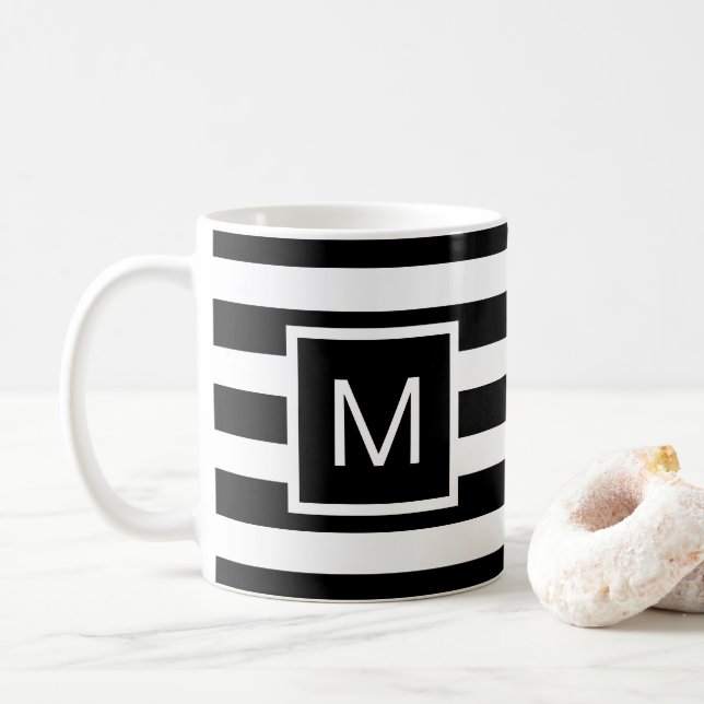 Mug Monogramme Carré à rayures noir et blanc (Avec donut)