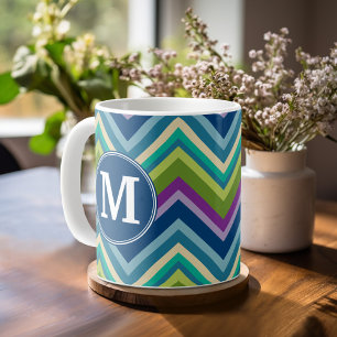 Mug Monogramme coloré de coutume de motif de Chevron