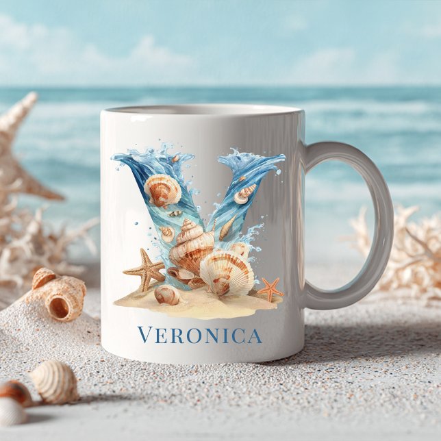 Mug Monogramme côtier personnalisé V Initial Beach (Personalized Coastal Monogram V Initial Beach Coffee Mug)