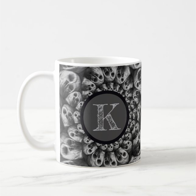 Mug Monogramme Crânes Éffrayants Abstraits Noir Et Bla (Gauche)