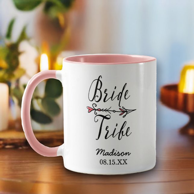 Mug Monogramme de la main de la tribu des mariées tiré (Create a custom mug for your Bride Tribe as a gift.)