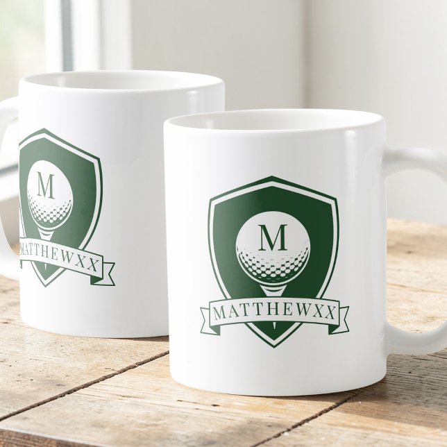 Mug Monogramme de nom de balle de golf moderne verte e (Modern Green and White Golf Ball Name Monogram Coffee Mug)