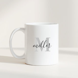 Mug Monogramme de nom de famille en calligraphie moder