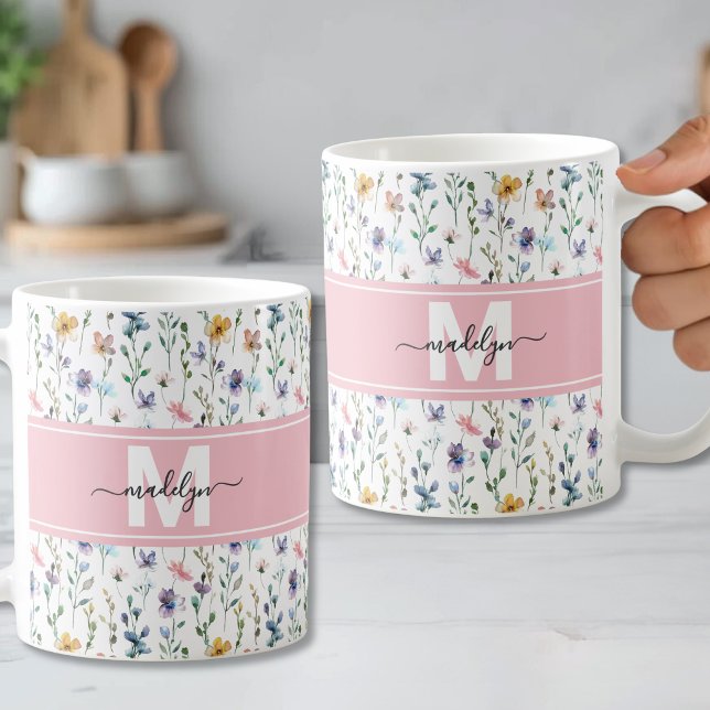 Mug Monogramme de script botanique floral élégant (Elegant Floral Botanical Script Monogram Coffee Mug)