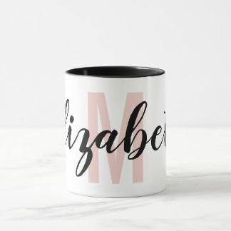 Mug Monogramme de script de la main rose noire simple
