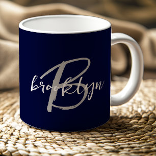Mug Monogramme de script tendance bleu marine gris bla