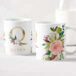 Mug Monogramme d'or Aquarelle Florale Botanique<br><div class="desc">Une tasse à café personnalisée avec un faux monogramme "Q" de lettre d'or,  avec des illustrations décoratives de couleur aquarelle florale et feuillage. Customisez facilement avec votre nom ou créez un cadeau unique pour vos proches.</div>