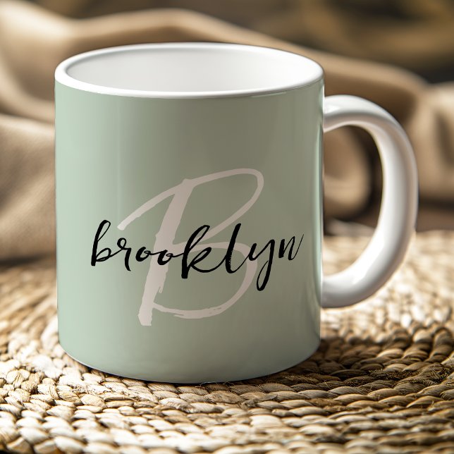 Mug Monogramme écriture tendance vert sauge noir blanc (Créateur téléchargé)