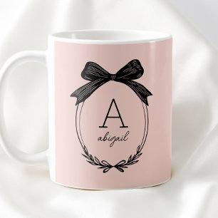 Mug Monogramme Élégant Noir Ruban Initial Chic Rose Pâ