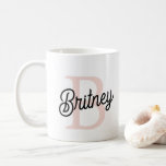 Mug Monogramme et nom personnalisé moderne Pastel Pink<br><div class="desc">Présentant notre Monogramme personnalisé moderne et Nom Pastel Pink Coffee Mug, un ajout délicieux à votre routine matinale ou un cadeau réfléchi pour quelqu'un de spécial. Cette tasse à café présente un design moderne en rose pastel doux, personnalisée avec votre monogramme et nom pour une touche personnalisée. Idéal pour savourer...</div>