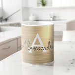 Mug Monogramme métal d'or Nom et initiale<br><div class="desc">Monogramme d'acier inoxydable en métal de Gold Faux Nom et première tasse de café. La tasse à café est le cadeau idéal pour les amateurs de design métallique de luxe.</div>