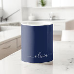 Mug Monogramme moderne bleu marine et blanc<br><div class="desc">Découvrez notre collection de monogrammes modernes bleu et blanc de la Marine : Élevez votre décor de maison avec notre collection sophistiquée avec un schéma de couleurs bleu marine et blanc contemporain. Chaque pièce est minutieusement conçue pour exsuder l'élégance et le style, parfait pour ajouter une touche de modernité à...</div>