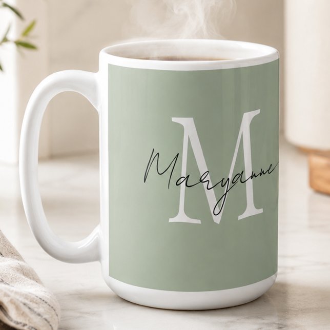 Mug Monogramme Moderne Nom Vert Sauge (Créateur téléchargé)