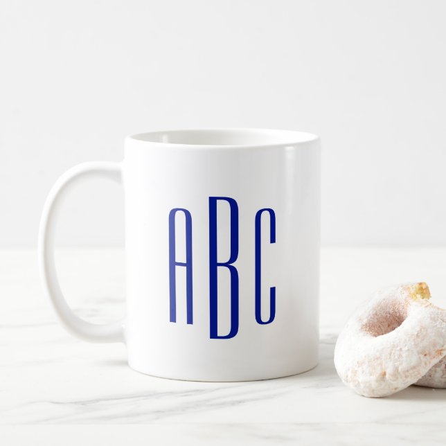 Mug Monogramme Moderne Royal Bleu Trois Lettres (Avec donut)