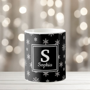 Mug Monogramme noir des flocons blancs de Noël
