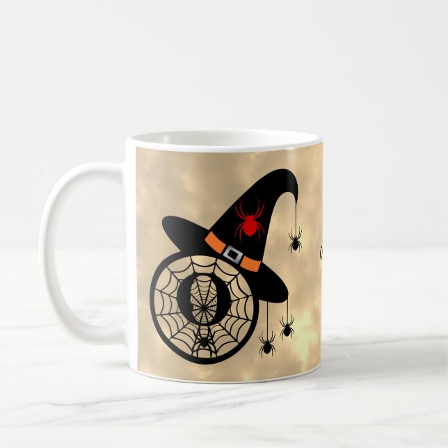 Mug Monogramme O Halloween Sky Witch Nom des araignées (Gauche)