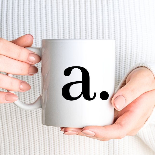 Mug Monogramme | Simple Elegant Noir Blanc Nom initial (Créateur téléchargé)