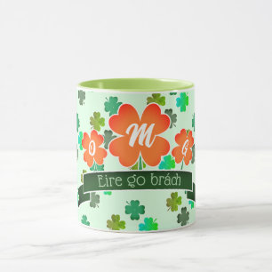 Mug Monogramme sur Shamrock de trèfle Motif sur VERT
