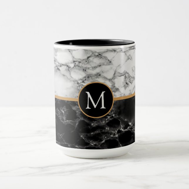 Mug Monogramme Votre lettre Cadeau en marbre noir blan (Centre)
