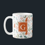 Mug Monogramme Whimsical Automne Motif Botaniques<br><div class="desc">Tasse de saison d'automne moderne et fantastique avec votre monogramme sur un arrière - plan orange avec une illustration de la verdure d'automne faite en motif.</div>