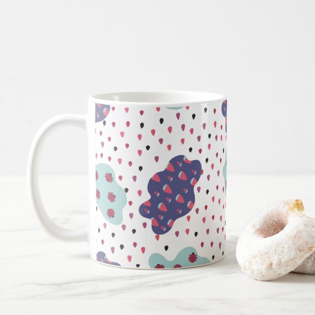 Mug motif avec nuages, coccinelles et baies (Avec donut)