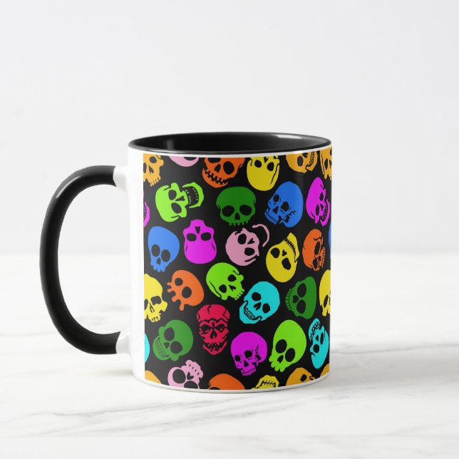 Mug Motif coloré de crânes dans le noir (Gauche)