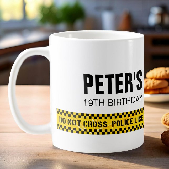 Mug Motif d'anniversaire avec la conception de bandes  (Créateur téléchargé)