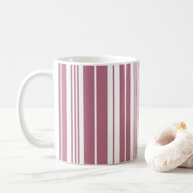 Mug Motif de bandes verticales blanches roses (Avec donut)