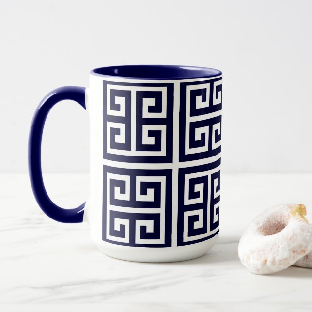 Mug Motif de clé grec bleu profond stylé moderne (Avec donut)
