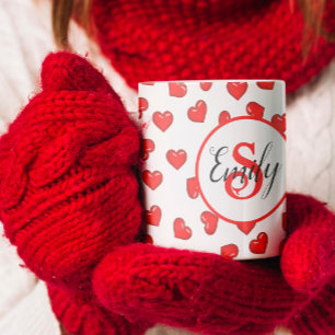 Mug motif de coeur rouge élégant sur blanc monogrammed