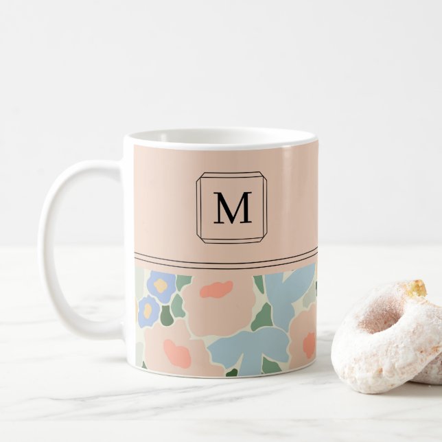 Mug Motif de fleur rose pastel bleu clair Monogramme (Avec donut)