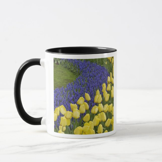 Mug Motif de jardin de fleurs de Muscari et (Gauche)