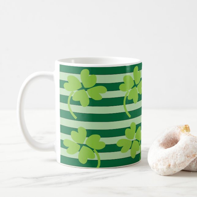 Mug Motif de jour de la Saint-Patrick à trèfle à quatr (Avec donut)