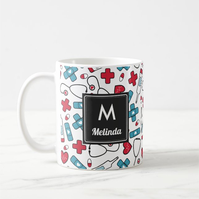 Mug Motif de l'infirmière en bleu rouge monogramme (Gauche)