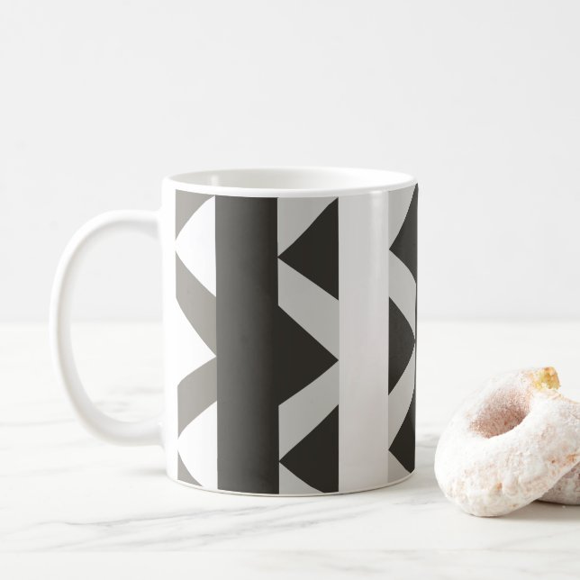 Mug Motif de rayure de triangle gris blanc contemporai (Avec donut)