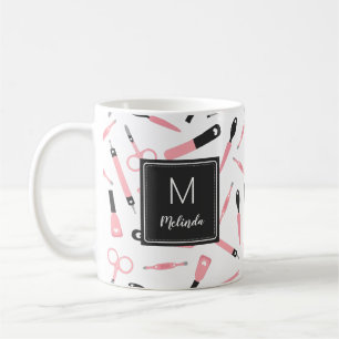 Mug Motif des outils de manucure rose mûre monogramme