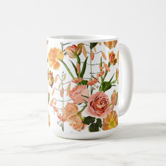 Mug Motif floral avec fleurs orange.