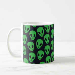 Mug Motif sans couture enfant avec des visages d'alien