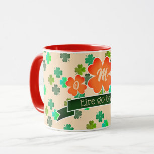 Mug Motif Shamrock de trèfle Monogram sur LIGHT ORANGE