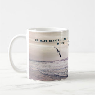 Mug Mouette grise avec la plage de Psaum Bible Verse