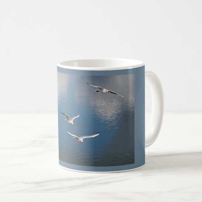 Mug Mouettes à tête noire en vol (Devant droit)