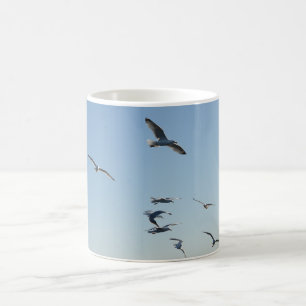 Mug Mouettes de Plage S'Envole au-Dessus de la Brise M