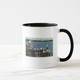 Mug Mouettes et voiliers le long du bord de mer